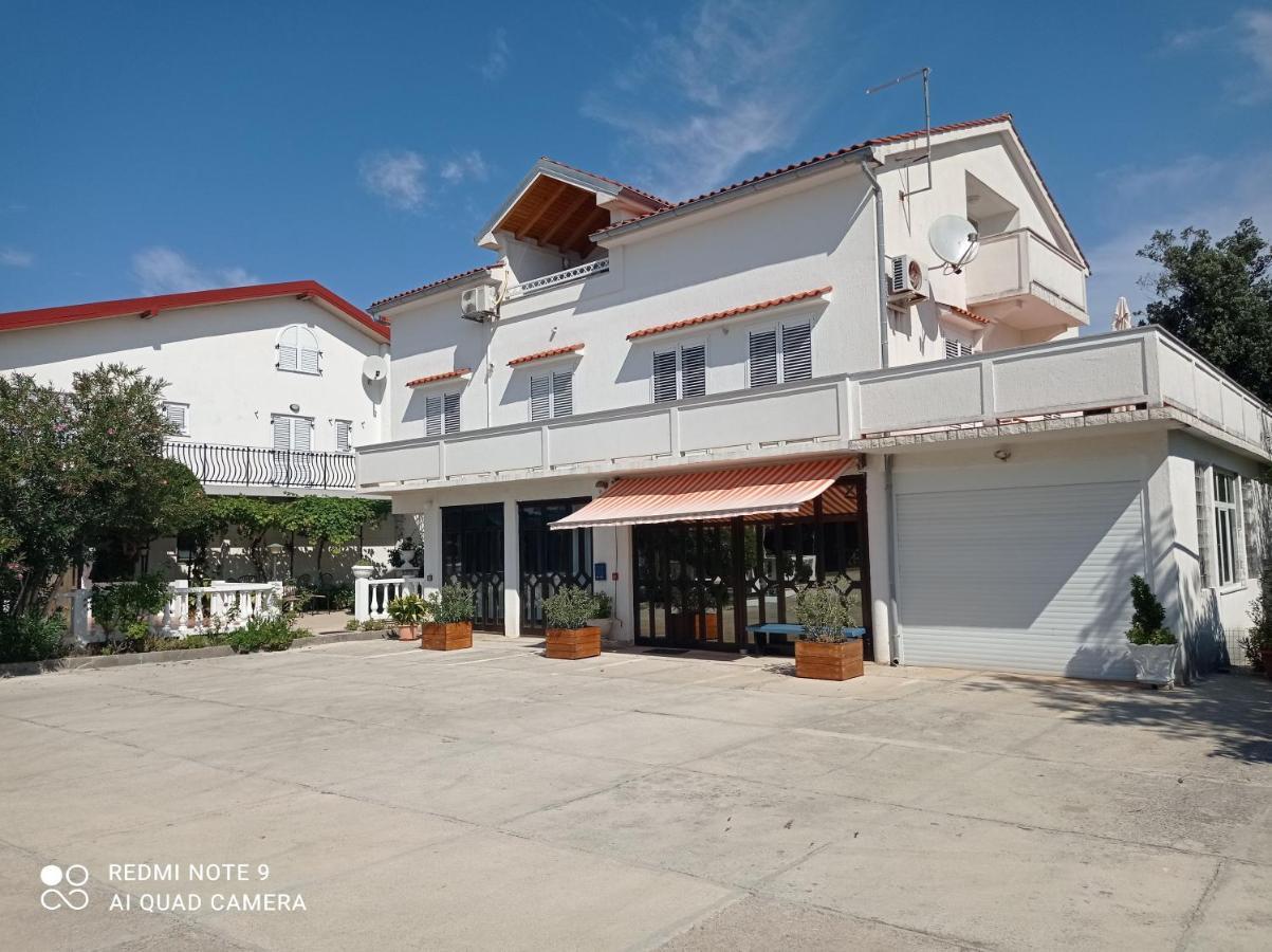 Apartment-Rooms Preka Palit Εξωτερικό φωτογραφία